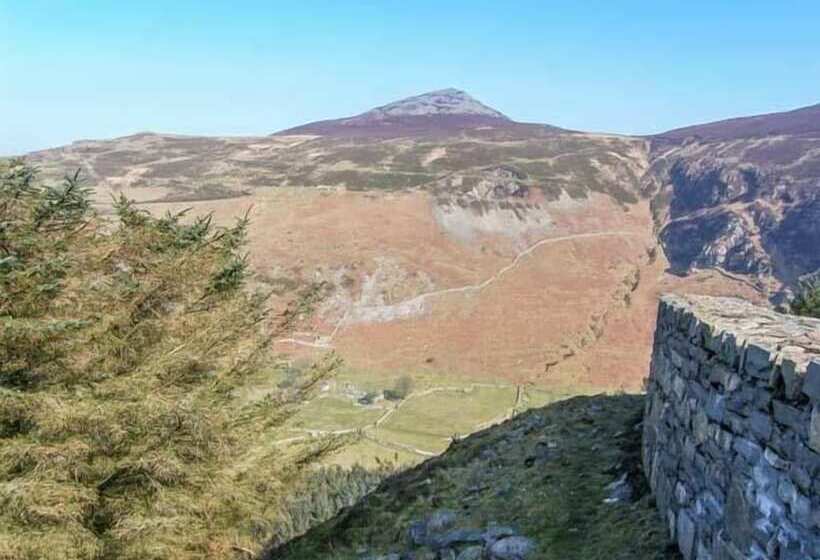 Arallt Holiday Cottage