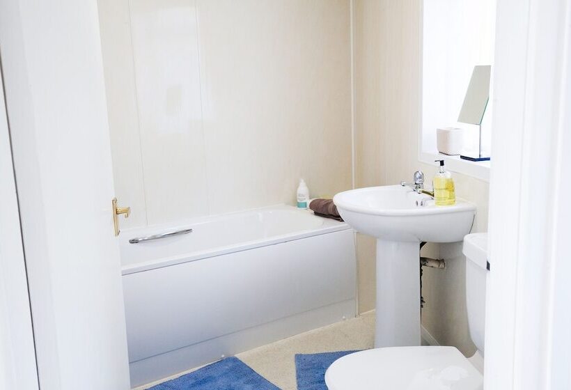 Arallt Holiday Cottage