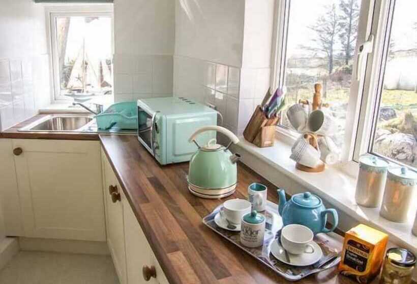 Arallt Holiday Cottage