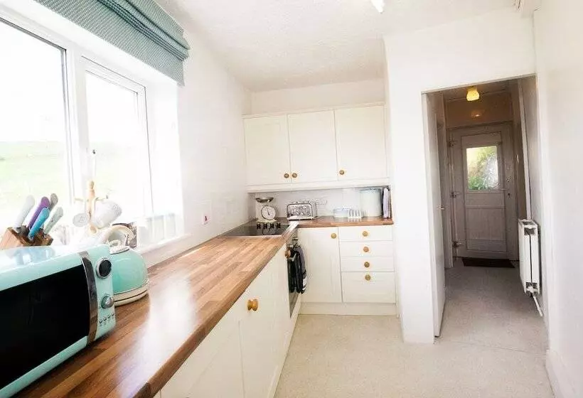 Arallt Holiday Cottage