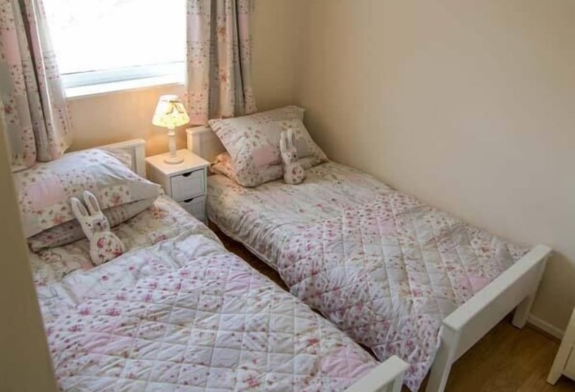 Arallt Holiday Cottage