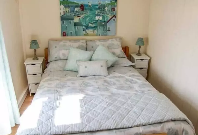 Arallt Holiday Cottage