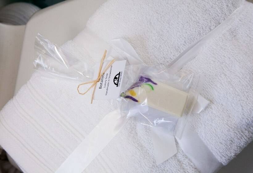 Arallt Holiday Cottage