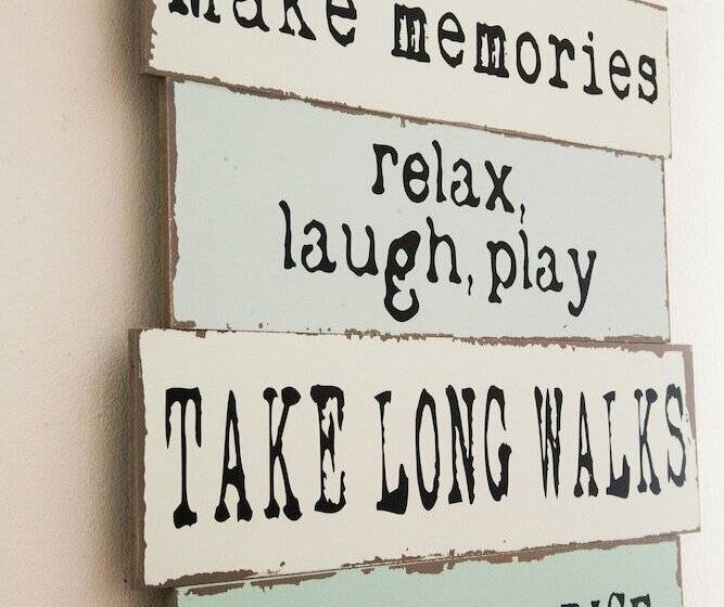 Arallt Holiday Cottage