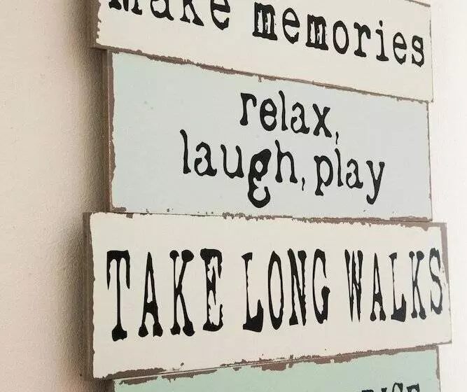 Arallt Holiday Cottage