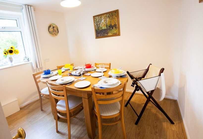 Arallt Holiday Cottage