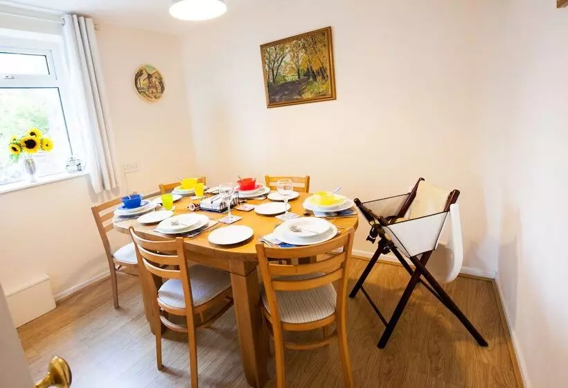 Arallt Holiday Cottage