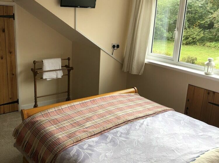 Blaencwm Bed And Breakfast