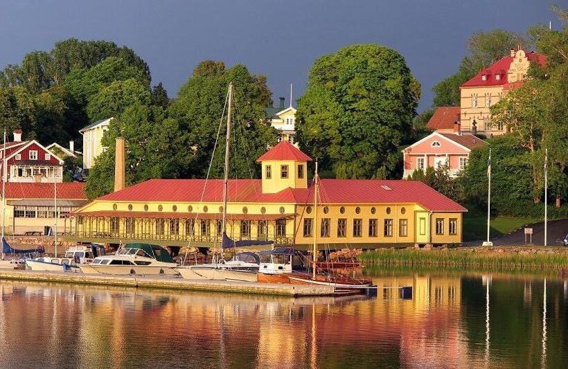 Gustafsbergs Badhotell & Vandrarhem