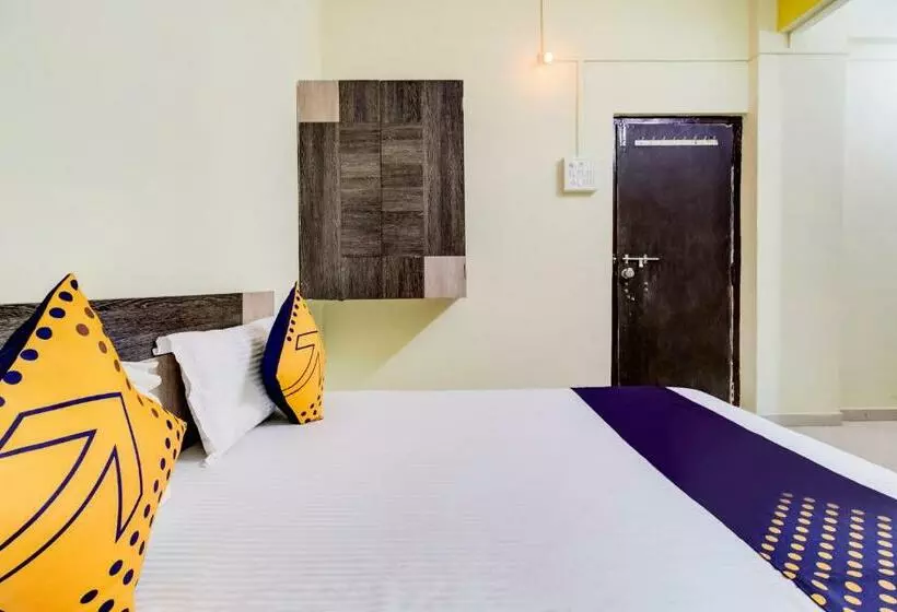 ホテル Spot On 67463 Shiv Residency