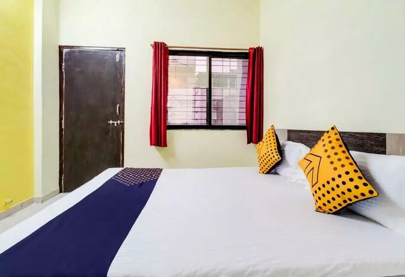 ホテル Spot On 67463 Shiv Residency