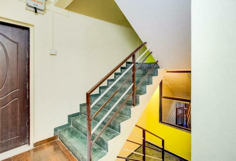 酒店 Spot On 67463 Shiv Residency