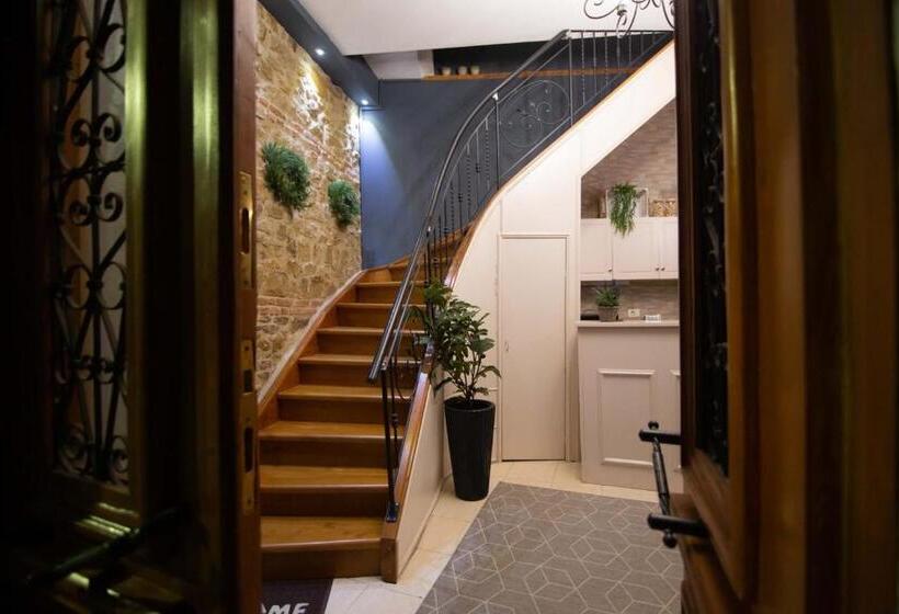 펜션 Villa Elezi 2