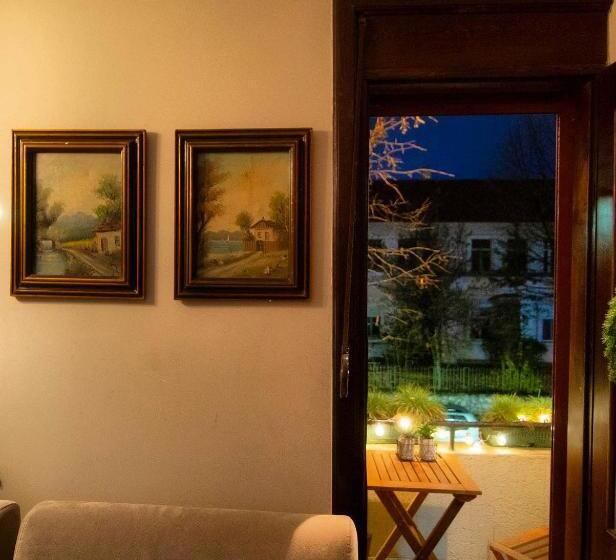 펜션 Villa Elezi 2