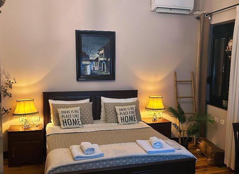 펜션 Villa Elezi 2