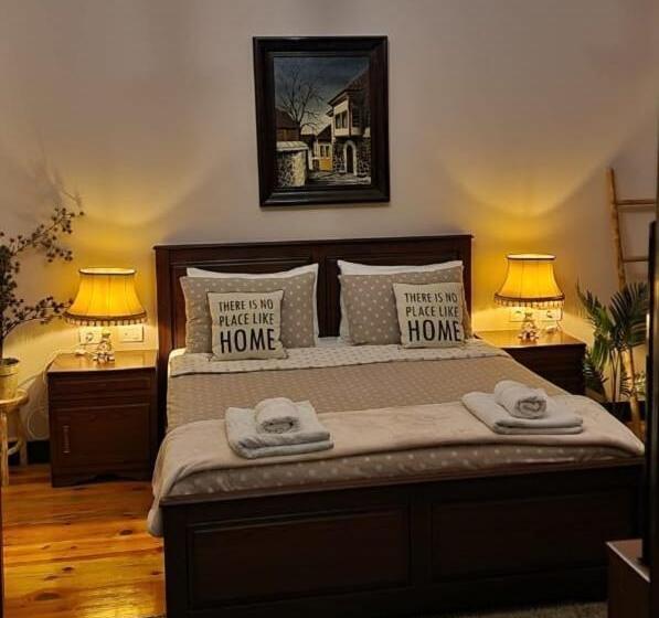 펜션 Villa Elezi 2