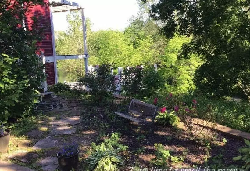 Plain & Fancy Bed & Breakfast