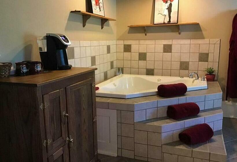 Plain & Fancy Bed & Breakfast