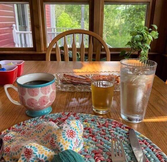 Plain & Fancy Bed & Breakfast