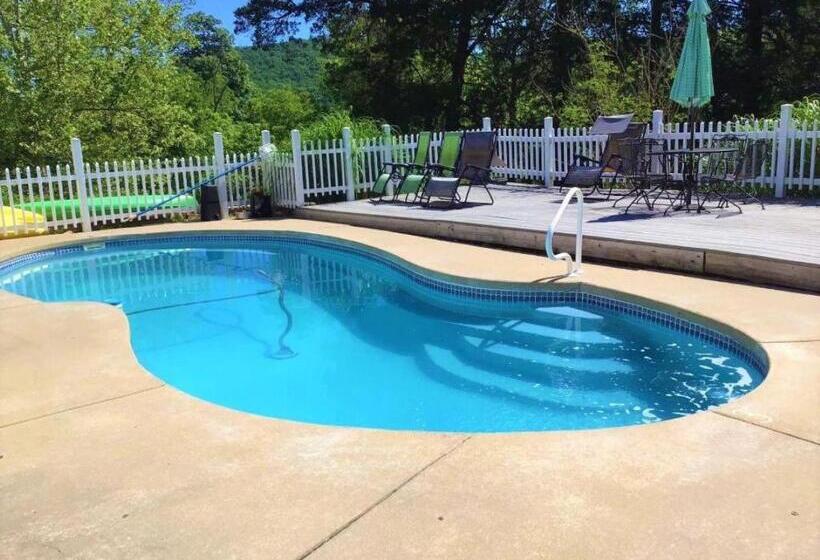 Plain & Fancy Bed & Breakfast