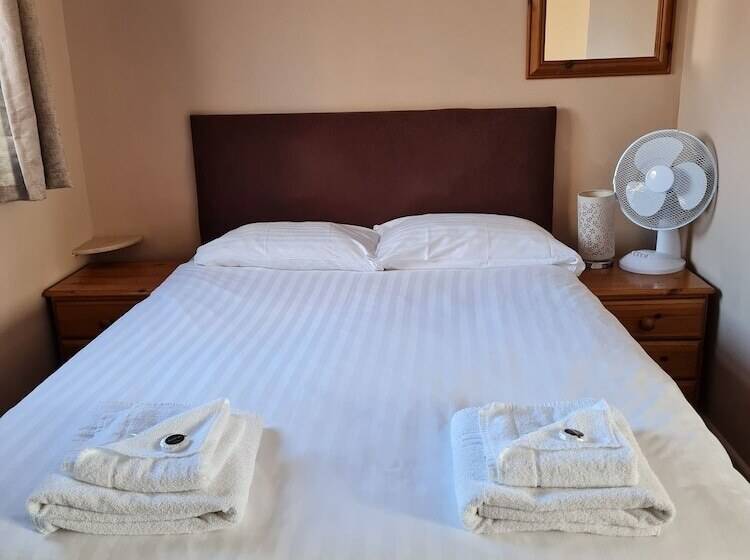 פונדק The Blue Cow