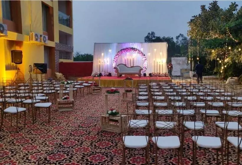 Hotelli Airport Residency Bangalore