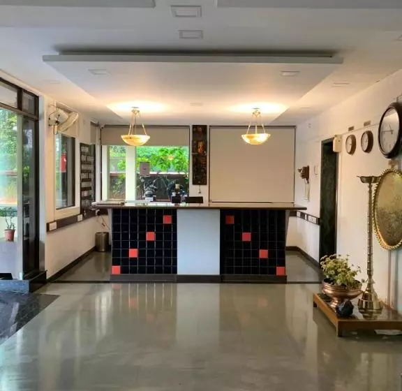 Hotelli Honeybee Resort