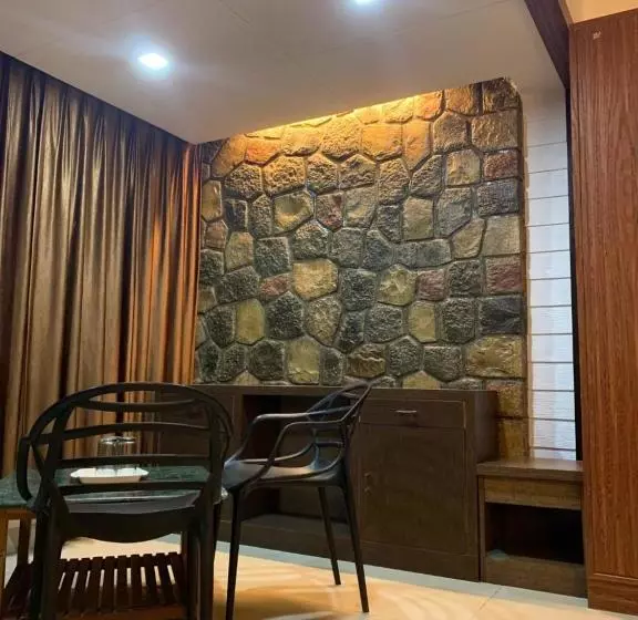 Hotelli Honeybee Resort