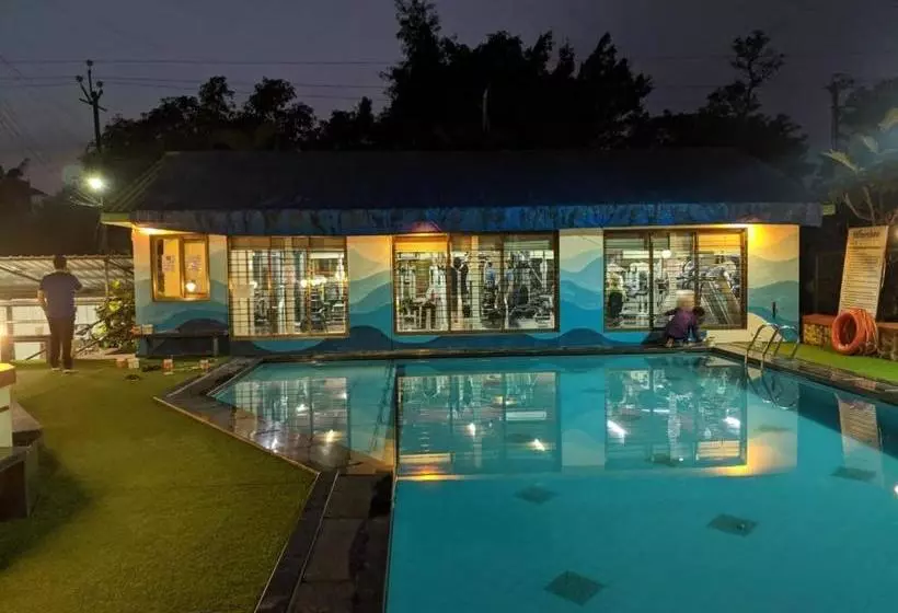 Hotelli Honeybee Resort