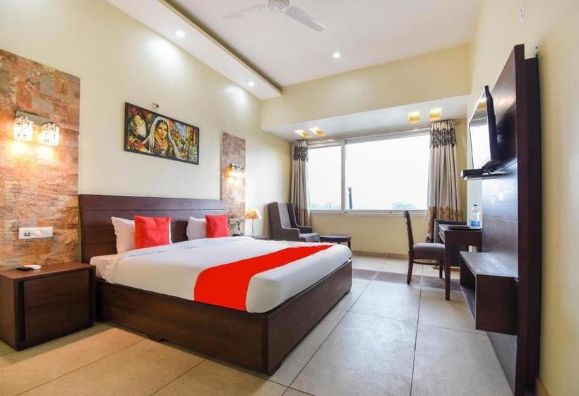 בית מלון כפרי Oyo 47416  Vimal