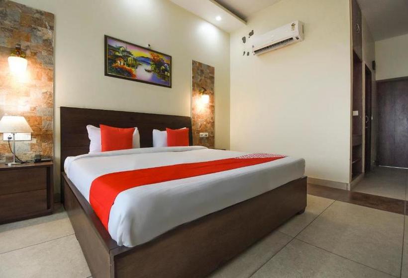 בית מלון כפרי Oyo 47416  Vimal