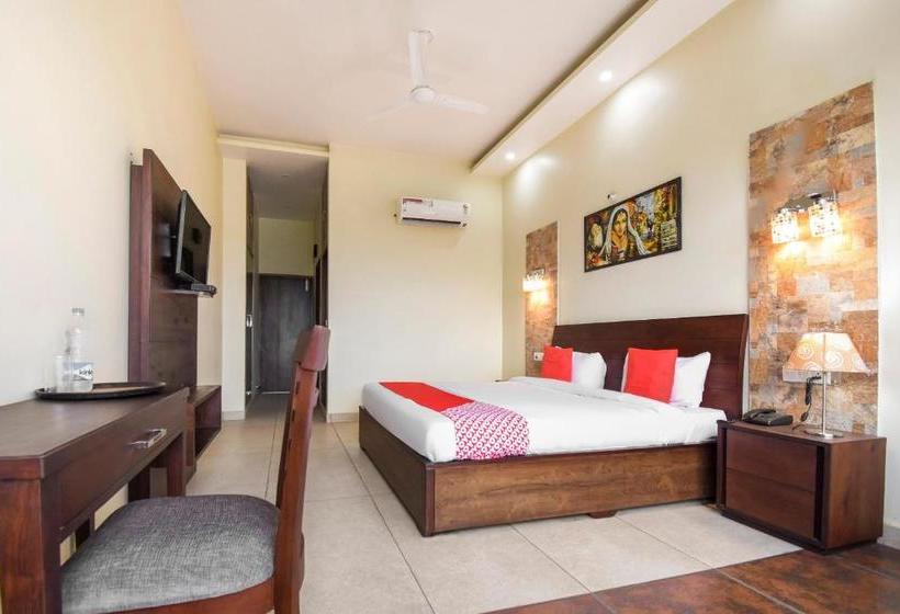 בית מלון כפרי Oyo 47416  Vimal