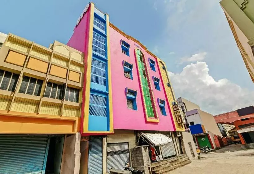 ホテル O Suraj Residency