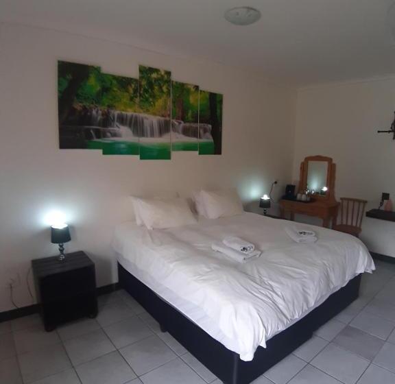 הוסטל Wayside Lodge