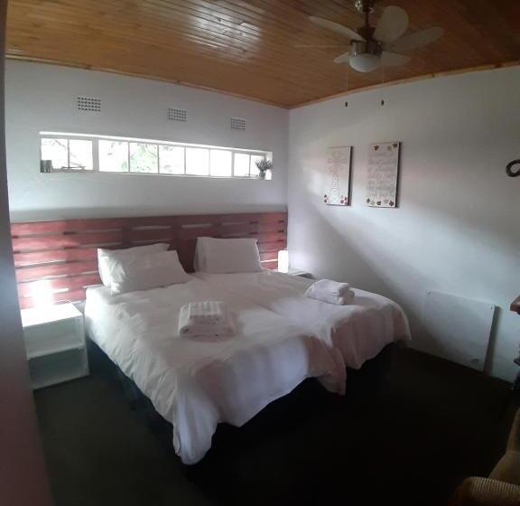 הוסטל Wayside Lodge