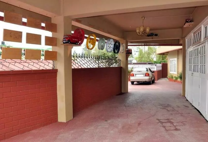 Aamiaismajoitus (B&B) Rock Cliff Home Stay