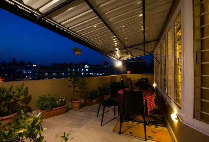 Aamiaismajoitus (B&B) Rock Cliff Home Stay
