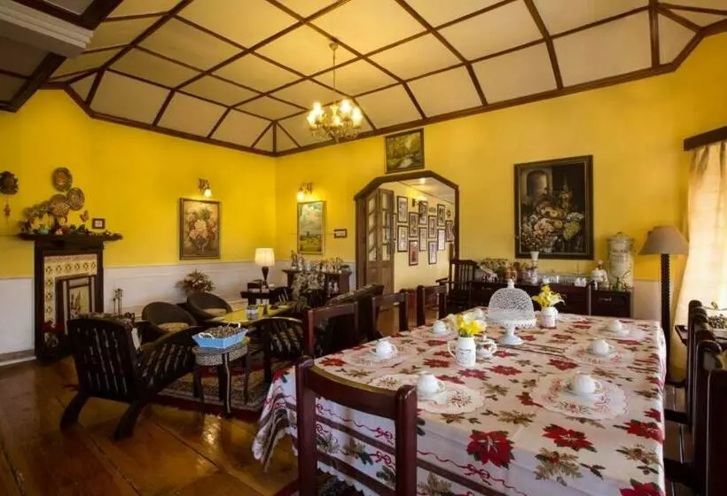 Aamiaismajoitus (B&B) Rock Cliff Home Stay