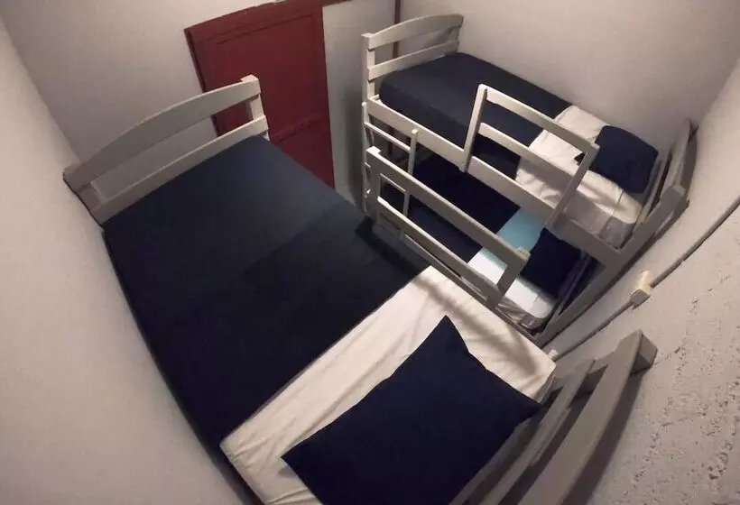 Hostel Auikyani