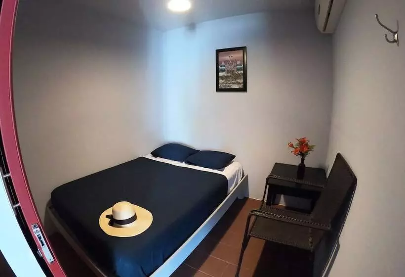 Hostel Auikyani