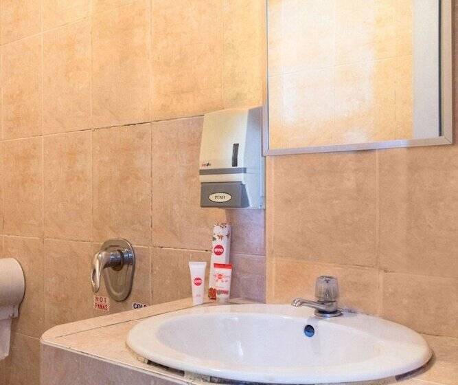 فندق Capital O 664 Romance