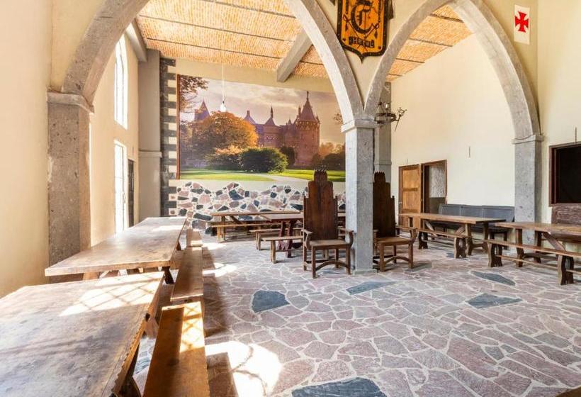 Отель Capital O Camelot