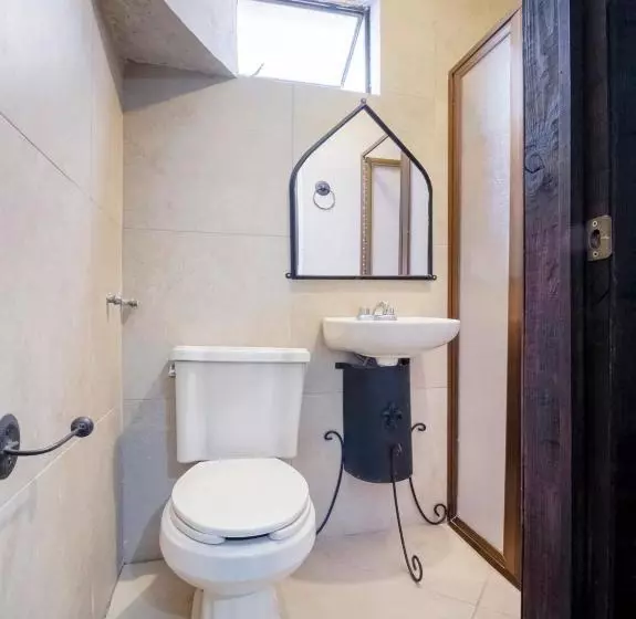 Hotelli Capital O Camelot