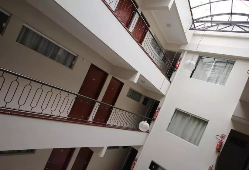 ホテル Ricardi Express