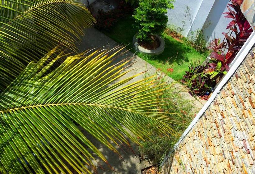 پانسیون La Maison De Canelya