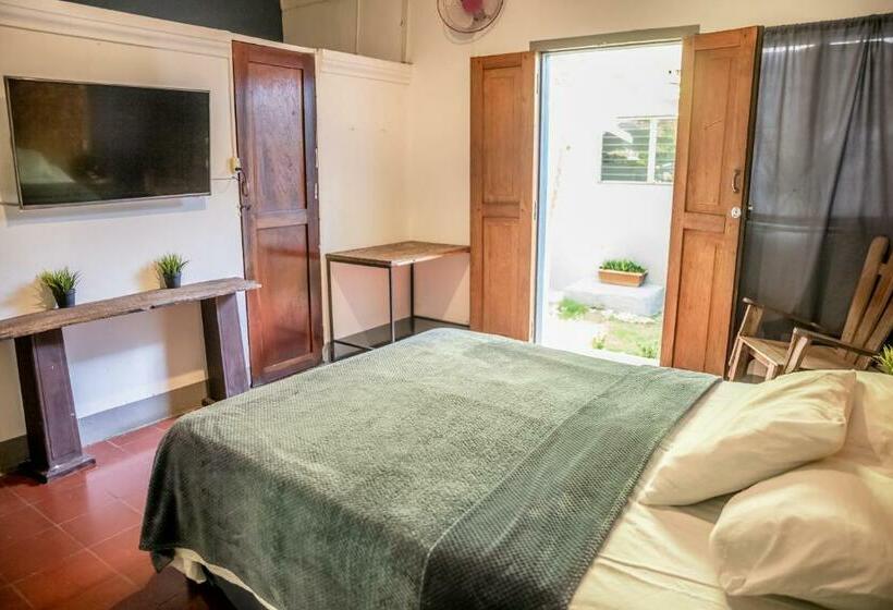 The Spot Hostel León