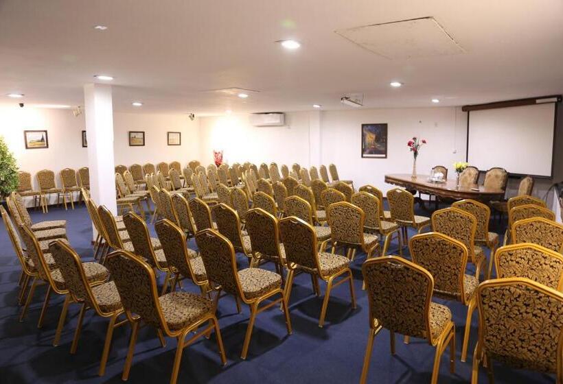 فندق Park Center