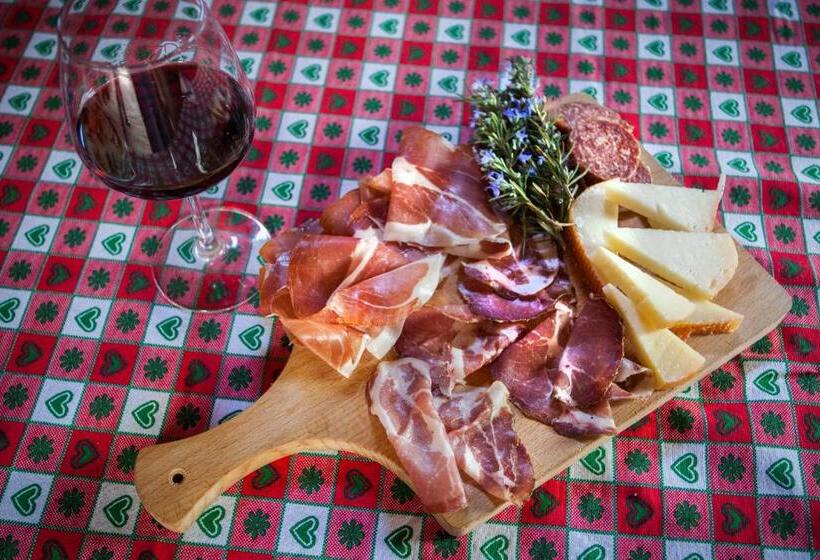 فندق Agriturismo La Capacciola