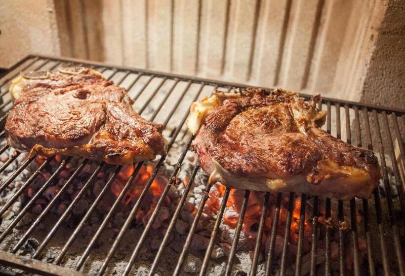 فندق Agriturismo La Capacciola