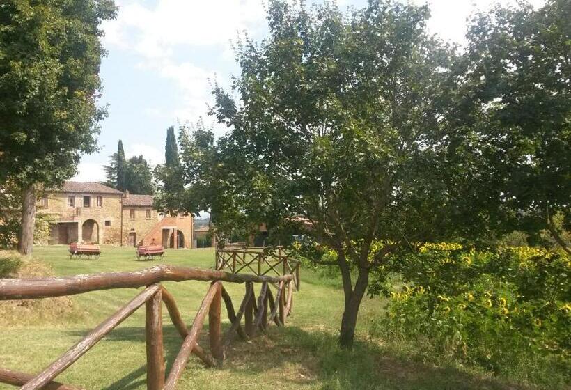 فندق Agriturismo La Capacciola